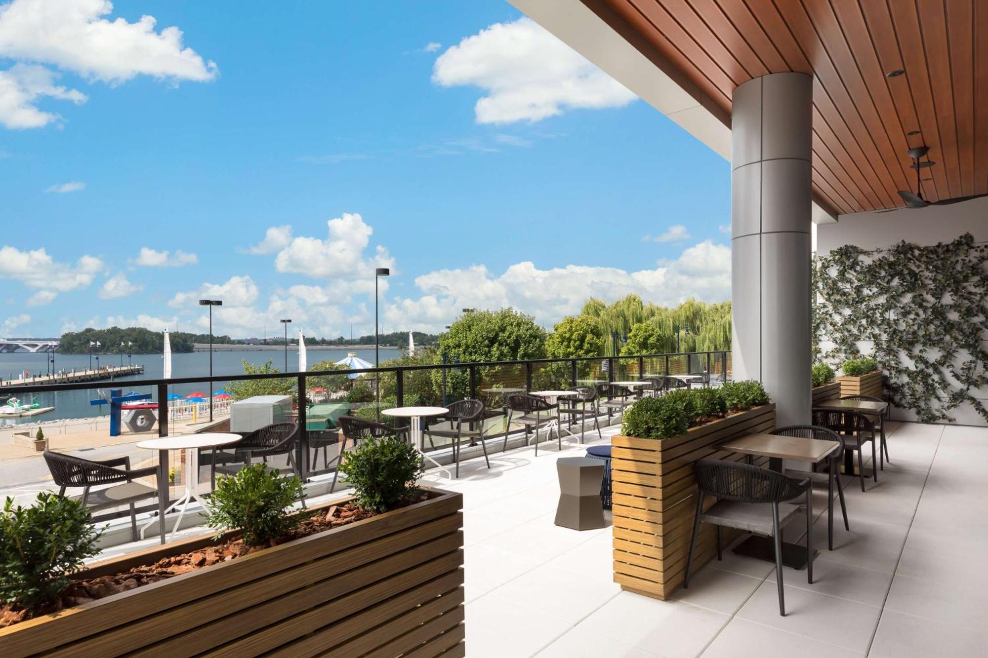 Hyatt Place National Harbor Exterior photo