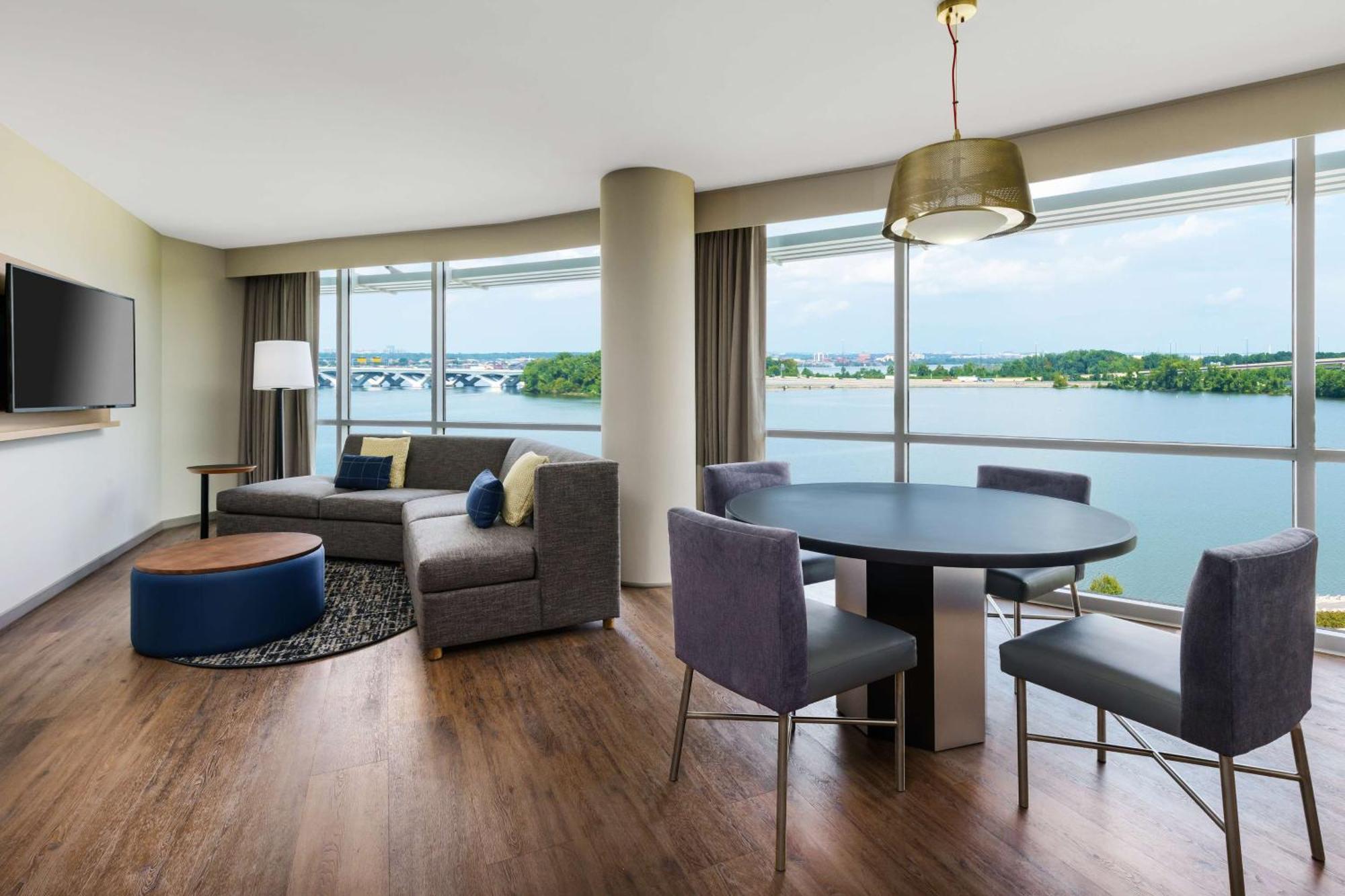 Hyatt Place National Harbor Exterior photo