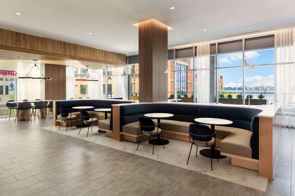 Hyatt Place National Harbor Interior photo
