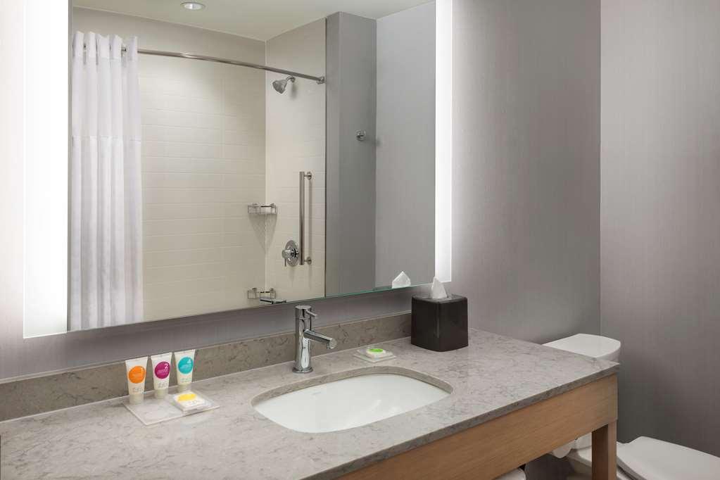Hyatt Place National Harbor Room photo